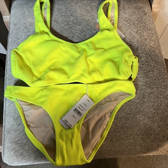 Pilyq Pineapple Reef Ring Side Halter top and matching reef full bottoms - Picture 6 of 9